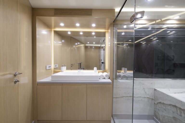 Upper Deck Master Ensuite