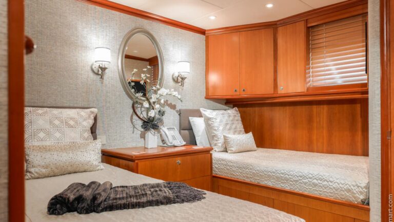 Twin Cabin