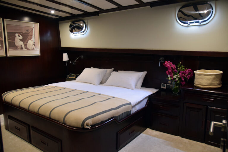 Starboard Forward Suite