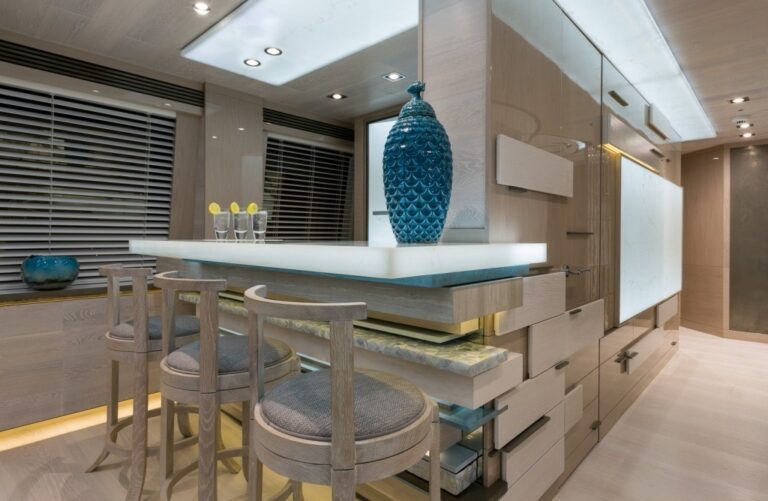 The 40m Yacht THUMPER