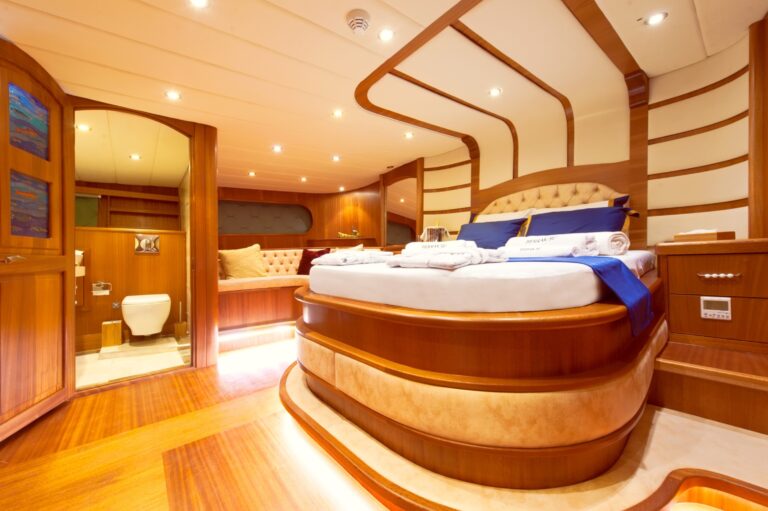 Aft master stateroom