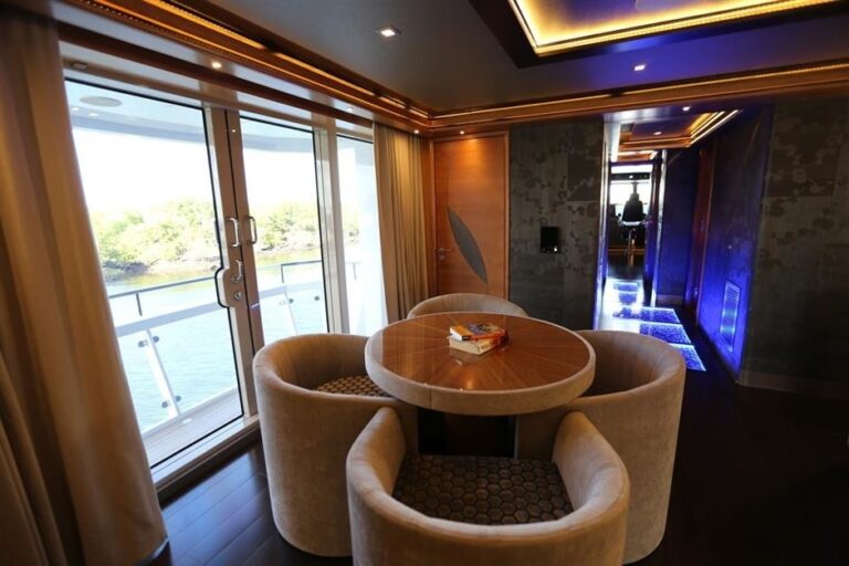 The 41m Yacht SERENITY