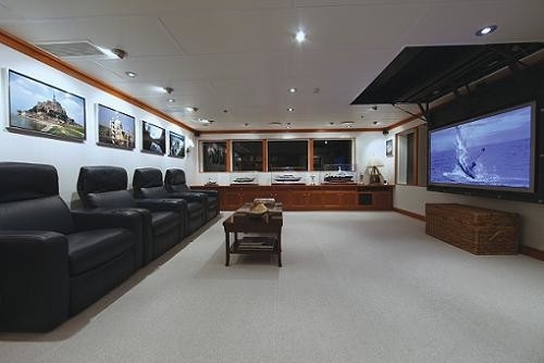 Sky-lounge Aboard Yacht SILVER CLOUD