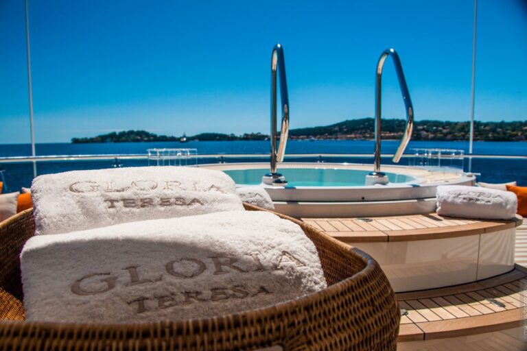 Life On Yacht GLORIA TERESA