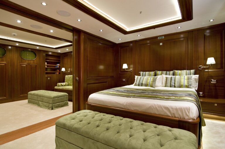 Guest's Cabin On Yacht CLEAR EYES