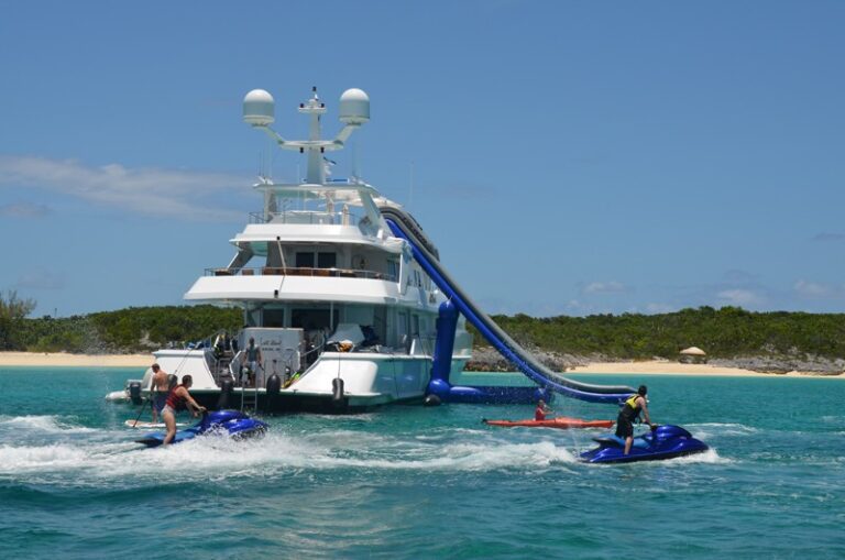 The 44m Yacht AT LAST