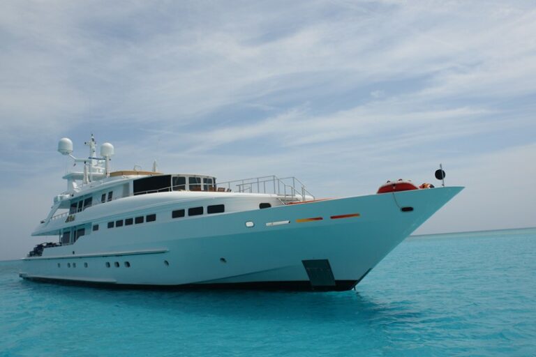 Premier Overview On Board Yacht AT LAST