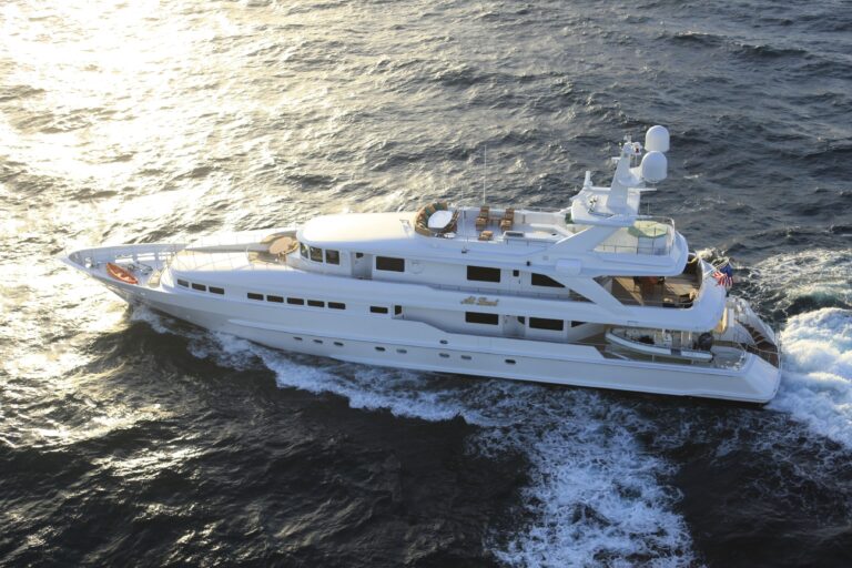Profile Aspect On Yacht AT LAST