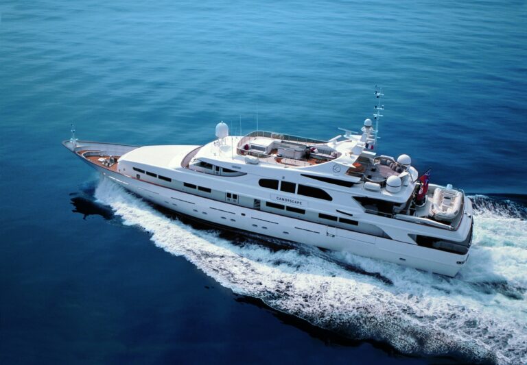 Cruising Aboard Yacht IL SOLE