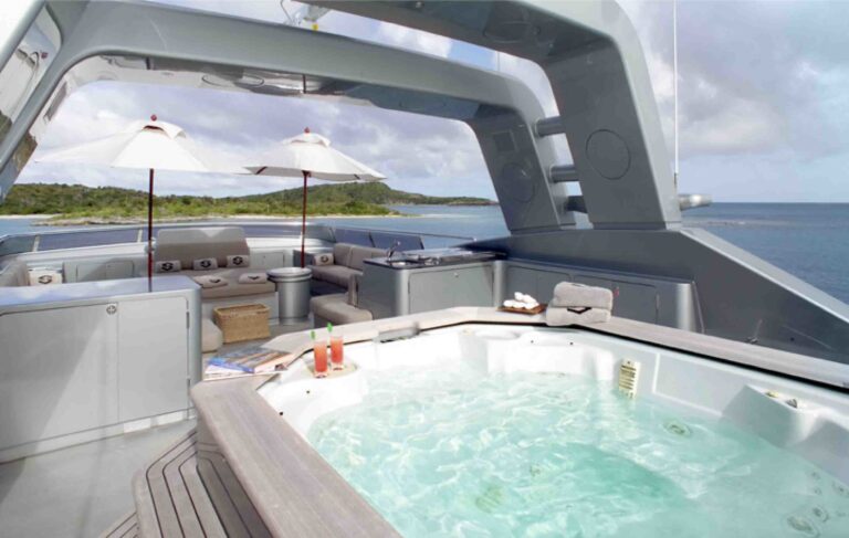 Jacuzzi Pool On Board Yacht SILVER DREAM