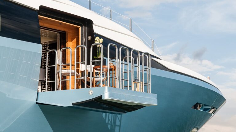 The 45m Yacht FLYING DRAGON