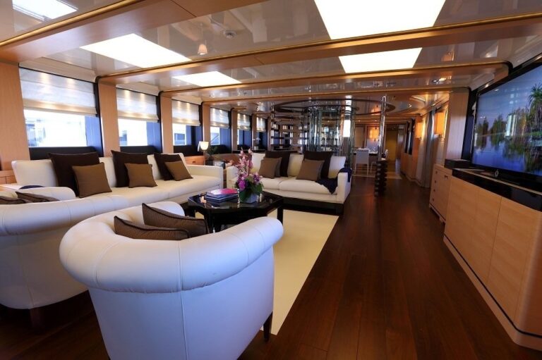 The 46m Yacht 2 LADIES