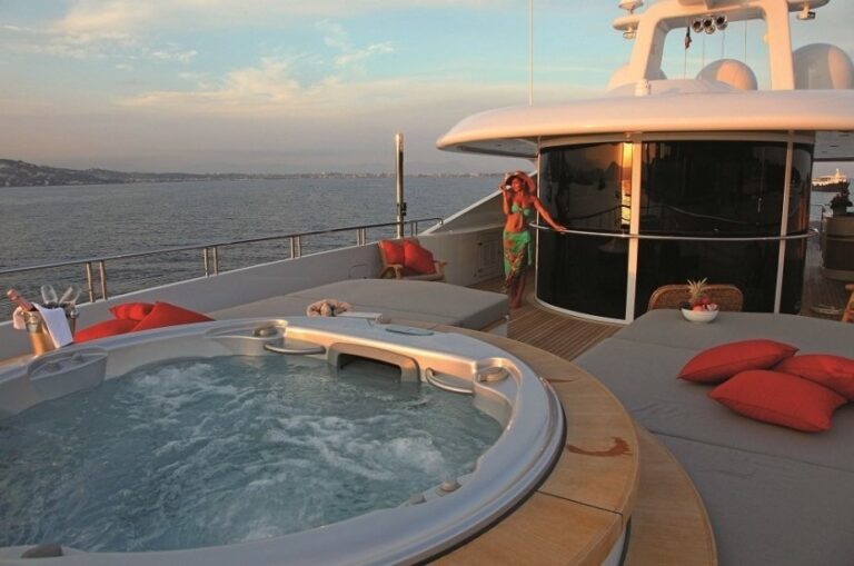 The 46m Yacht 2 LADIES
