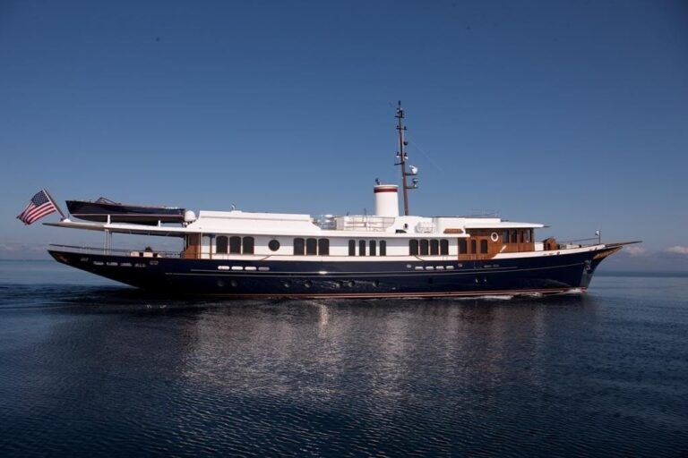 Overview On Yacht SYCARA IV