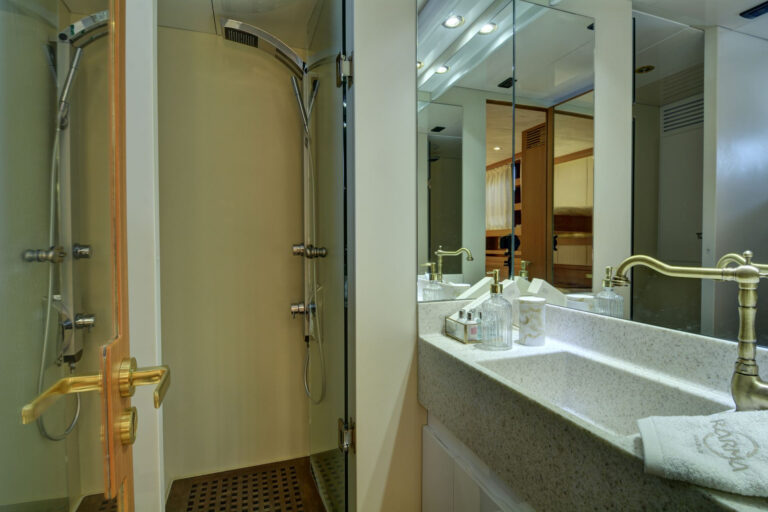 Guest ensuite
