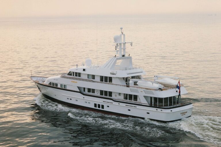 De Voogt Naval Architects