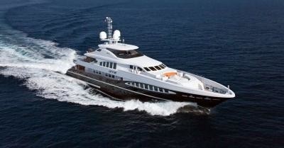 Cruising On Board Yacht LET IT BE