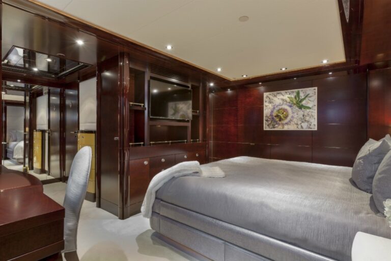 The 49m Yacht TRENDING