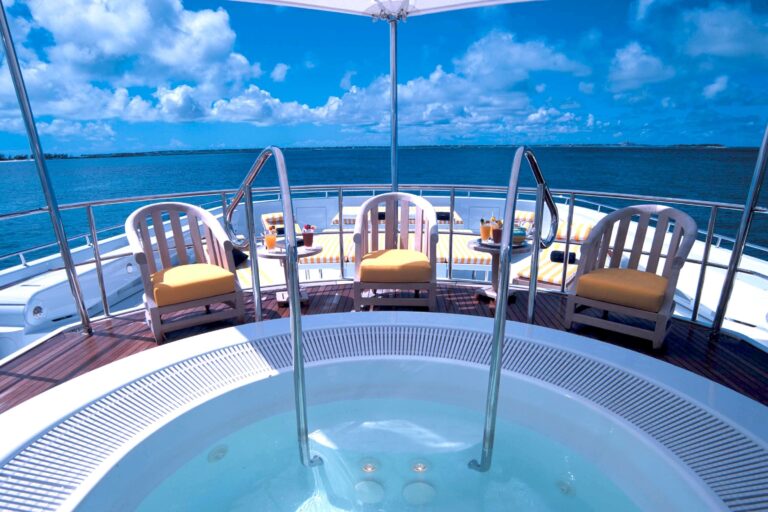 Life On Yacht AMANTI
