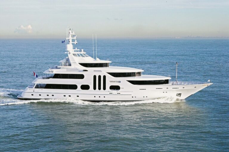 The 51m Yacht GALLANT LADY