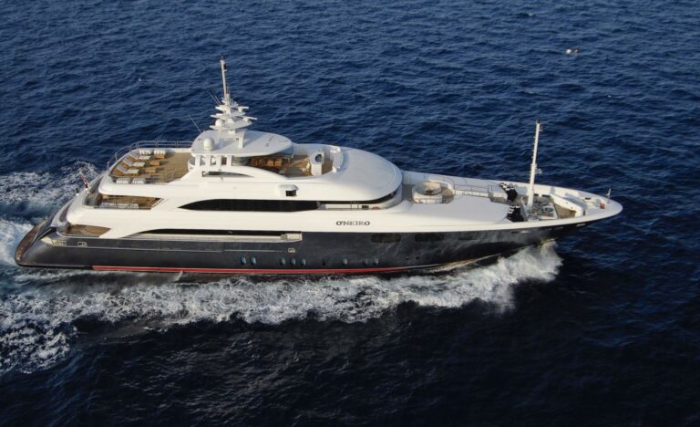 Cruising On Board Yacht O'NEIRO