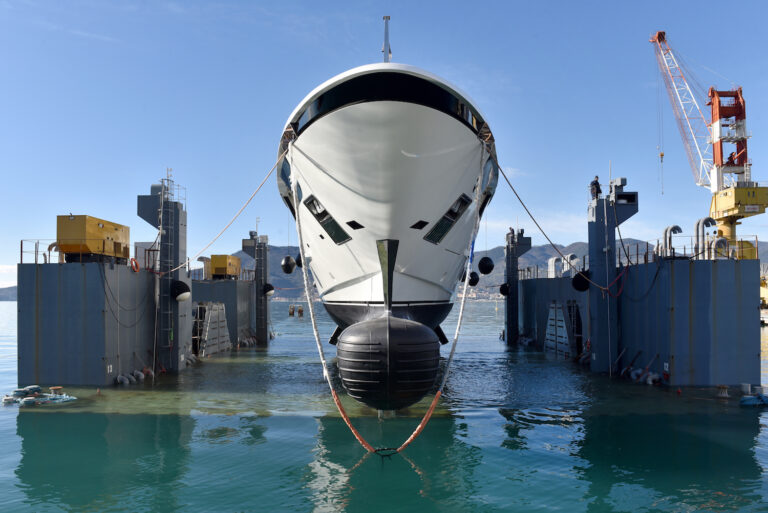 52Steel Superyacht ORAS About To Touch Water