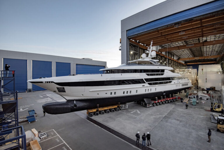 52Steel Yacht ORAS By Sanlorenzo