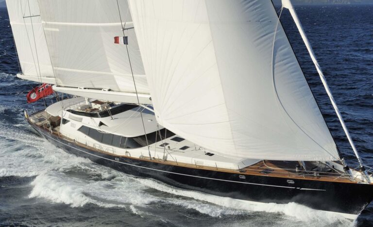 Cruising On Board Yacht DRUMBEAT