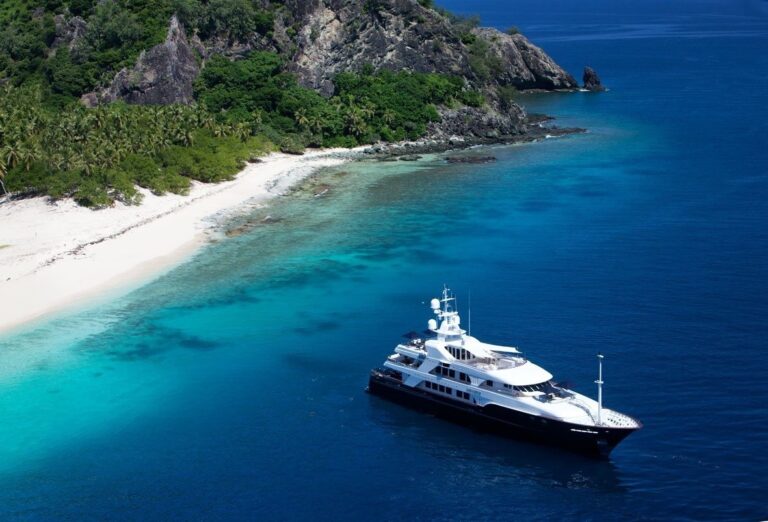 Anchorage On Yacht NOBLE HOUSE