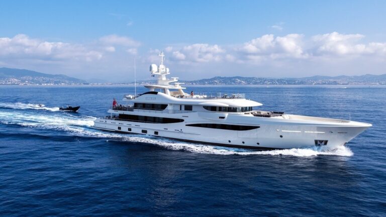 Charter yacht 180 Limited Edition