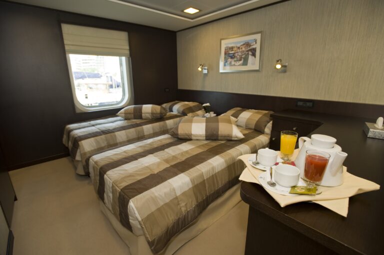 The 55m Yacht HARMONY V