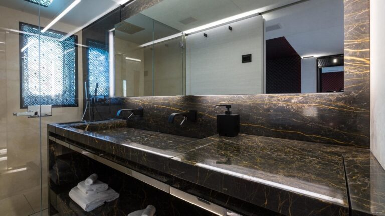 ensuite bathroom