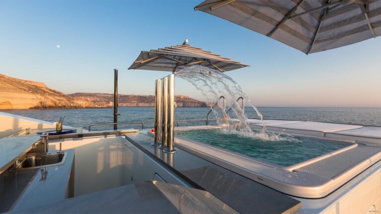 Life On Board Yacht OCEAN PARADISE