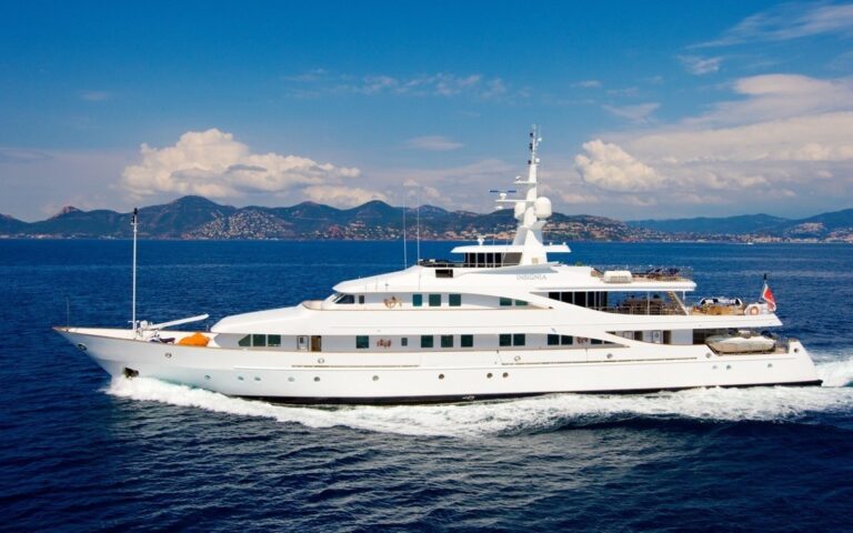Premier Overview On Yacht INSIGNIA