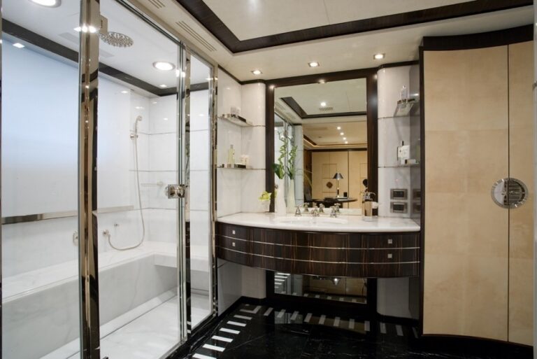 His Bath On Yacht SELENE