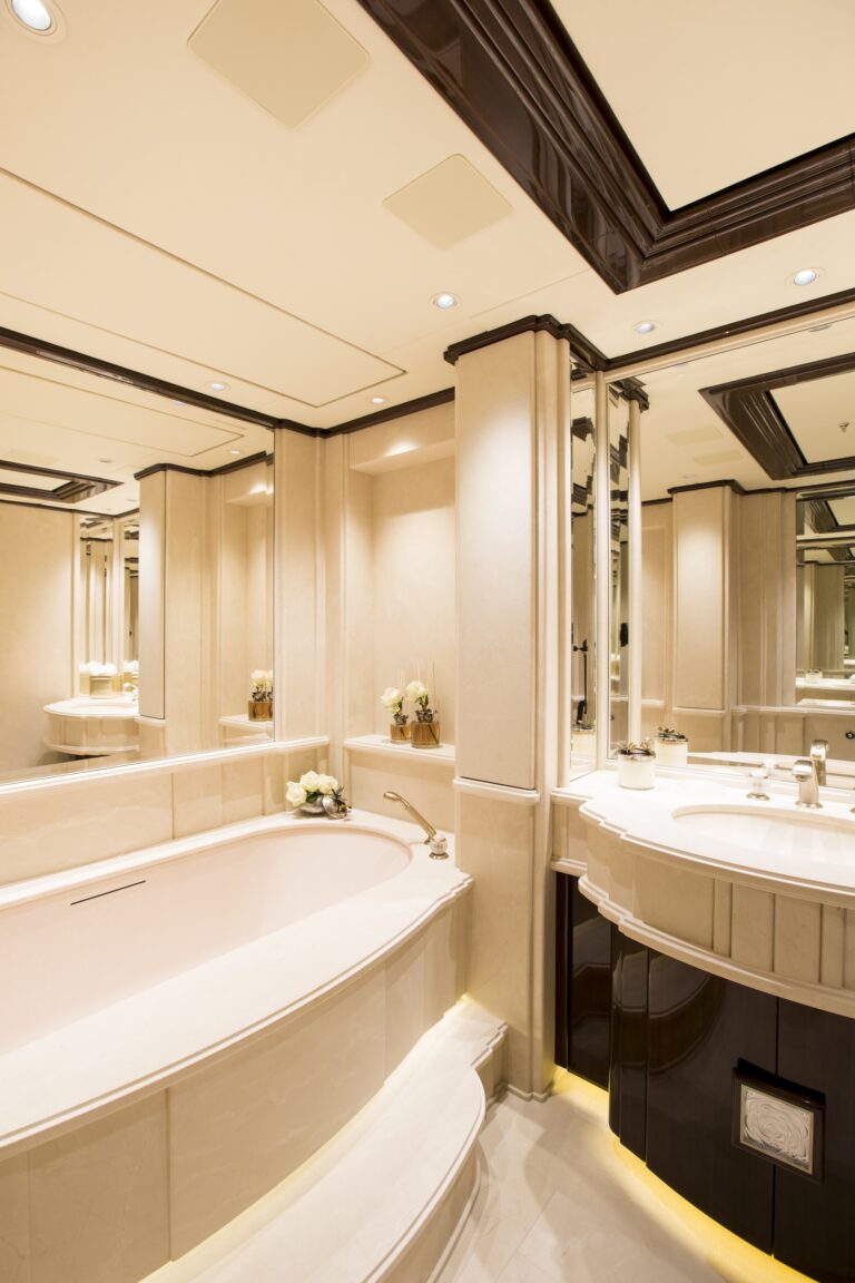 guest ensuite bathroom
