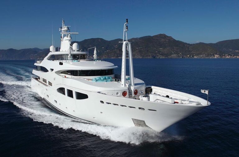 60m CRN Superyacht Running