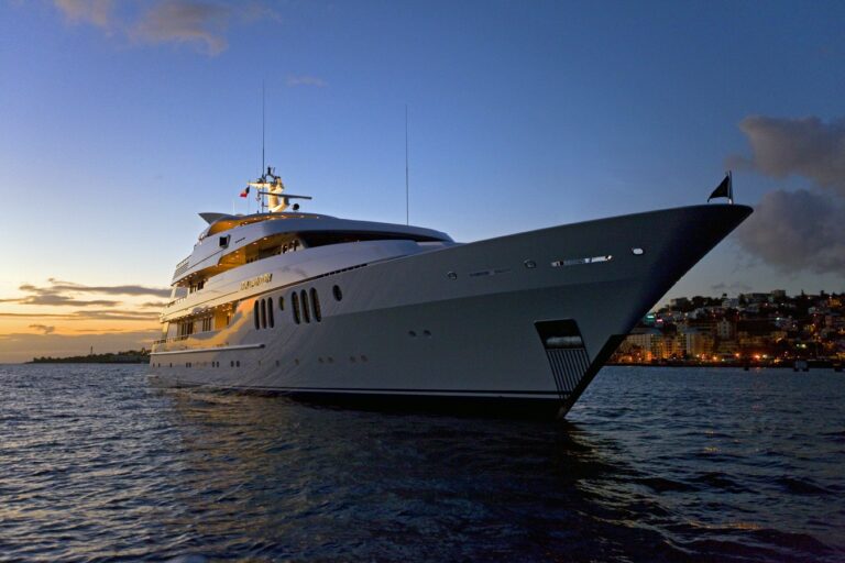 60m CUSTOM SUPERYACHT