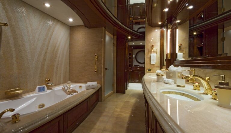 Personal Bath On Yacht BLUE MOON