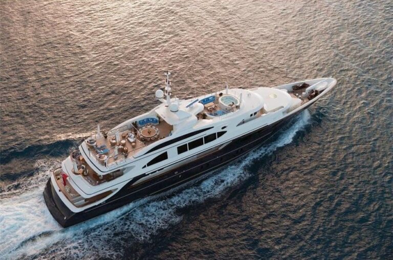 The 60m Yacht SWAN