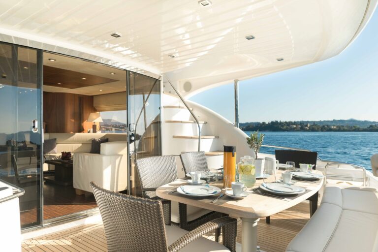 Aft deck dining