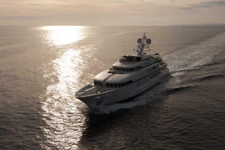 62M LUXURY SUPERYACHT