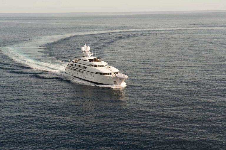 62m Superyacht Cruising Profile