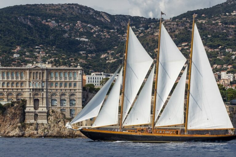 65M CLASSIC SCHOONER