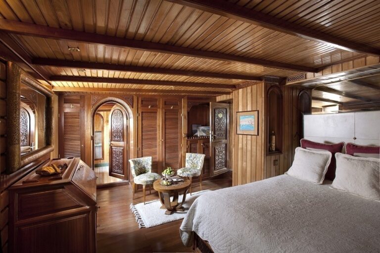 The 65m Yacht LA SULTANA