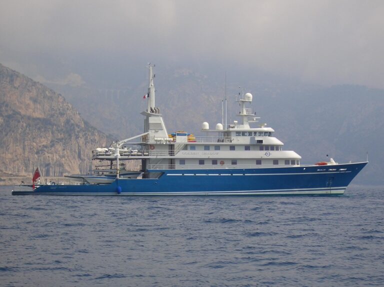 The 66m Yacht GOLDEN SHADOW