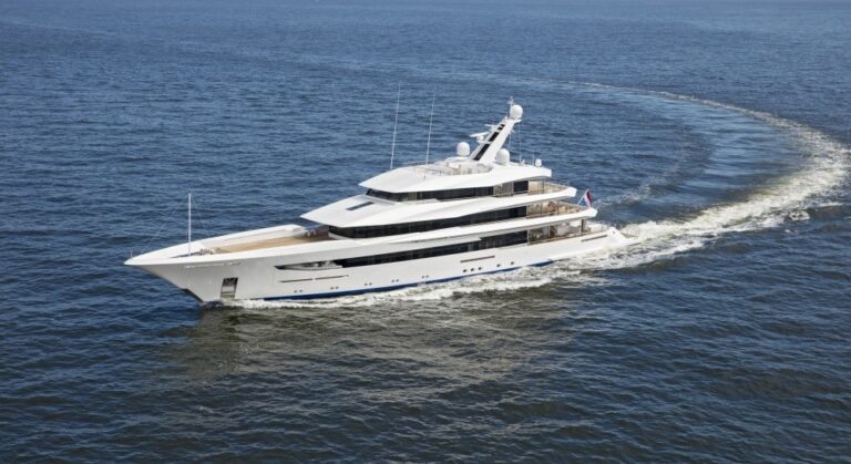The 70m Yacht JOY