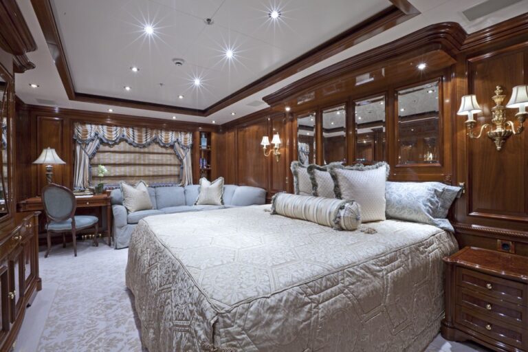 The 70m Yacht MARTHA ANN