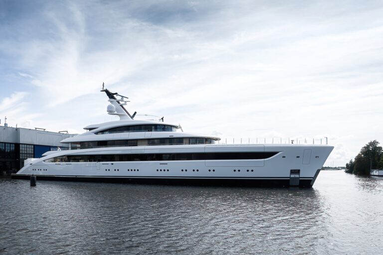 76M FEADSHIP SUPERYACHT