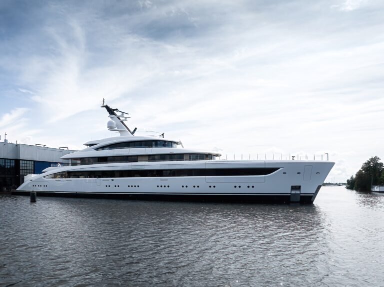 76M FEADSHIP SUPERYACHT